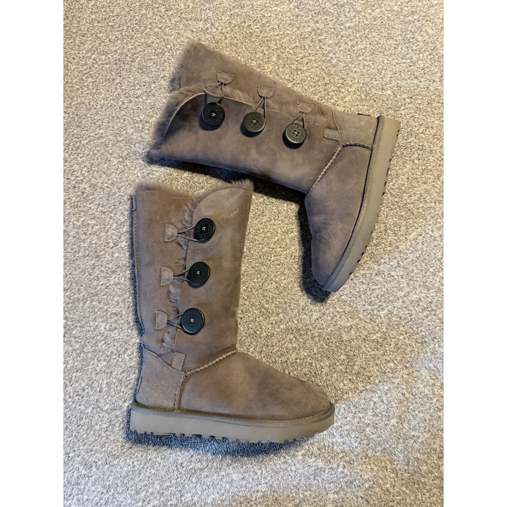 UGG Women's Bailey Button Triplet Tall Charcoal Grey Suede Boots Sz 5
